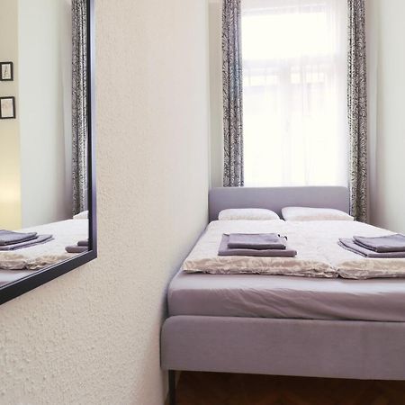 Joseph Boulevard Apartment - 3Bdr, 2Bath, 8Ppl Budapeşte Dış mekan fotoğraf