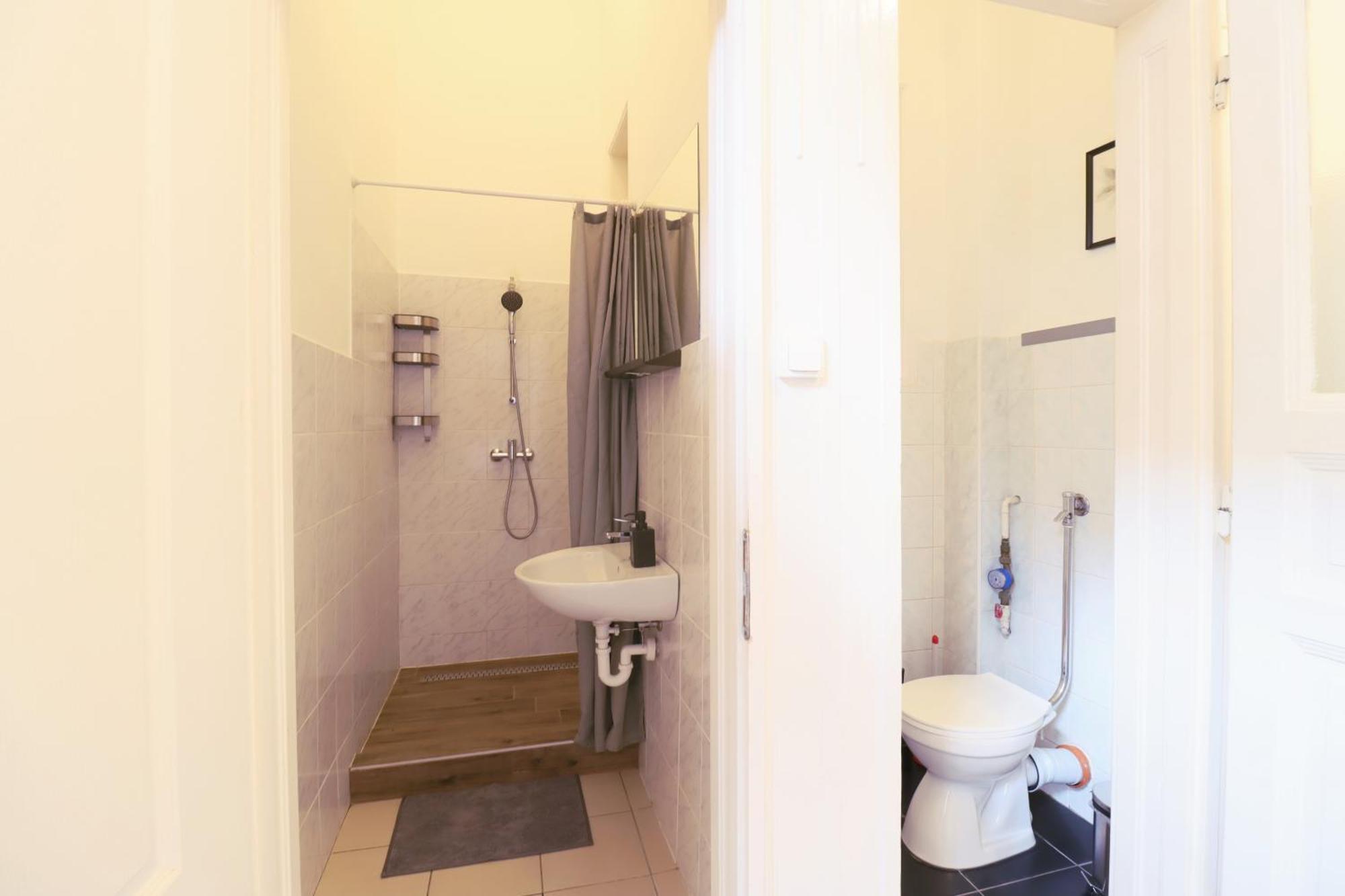 Joseph Boulevard Apartment - 3Bdr, 2Bath, 8Ppl Budapeşte Dış mekan fotoğraf