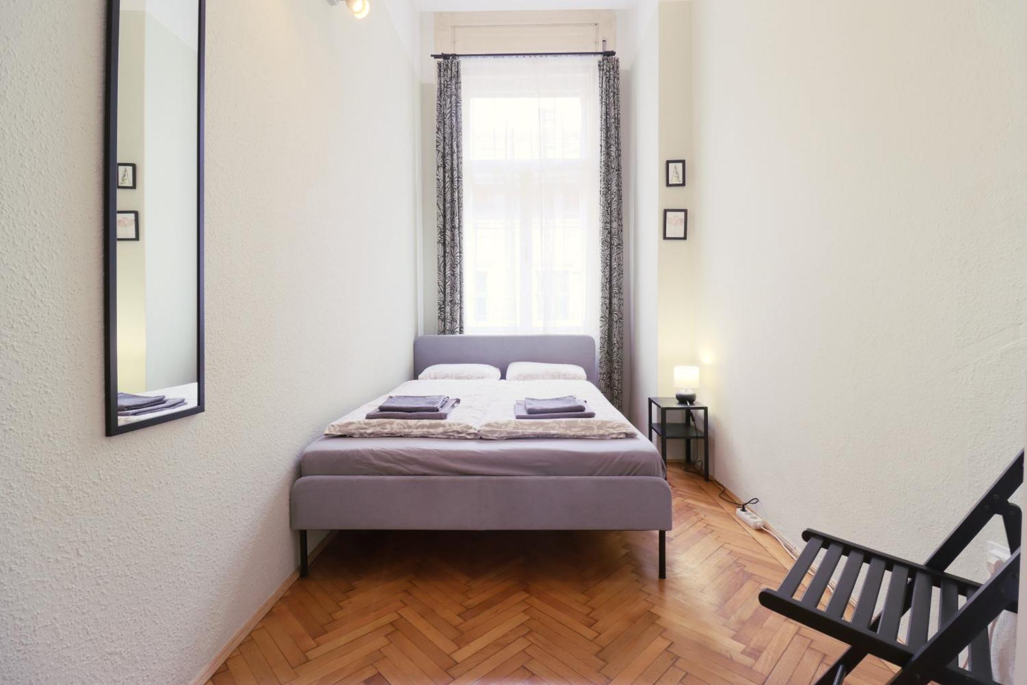 Joseph Boulevard Apartment - 3Bdr, 2Bath, 8Ppl Budapeşte Dış mekan fotoğraf